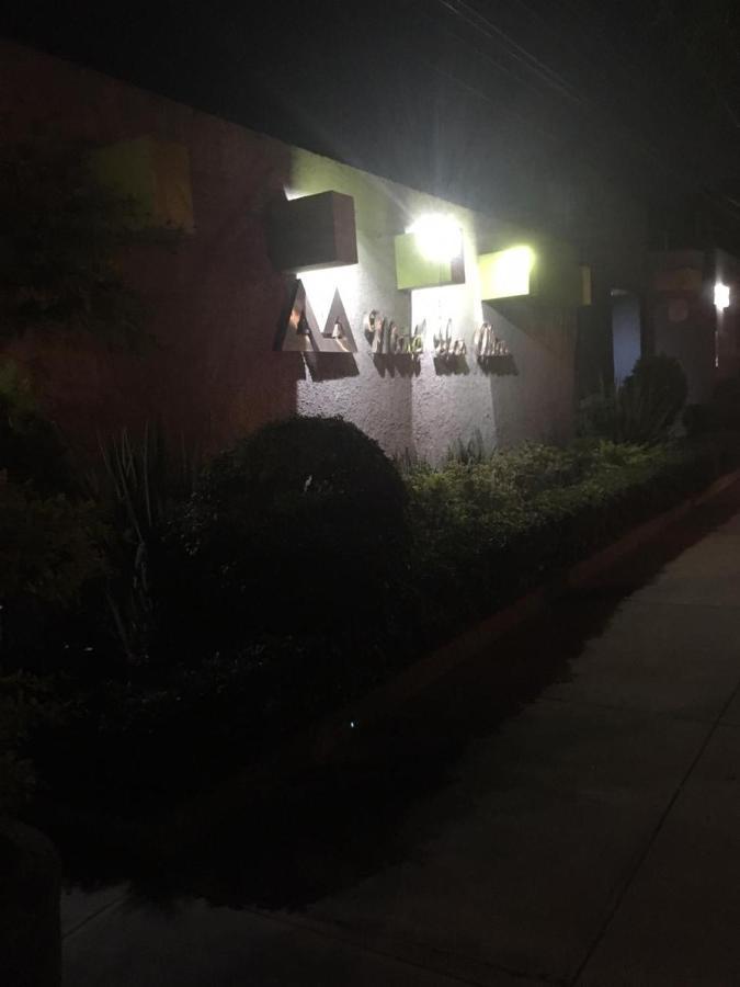 Motel Los Altos Tlaquepaque Exteriör bild